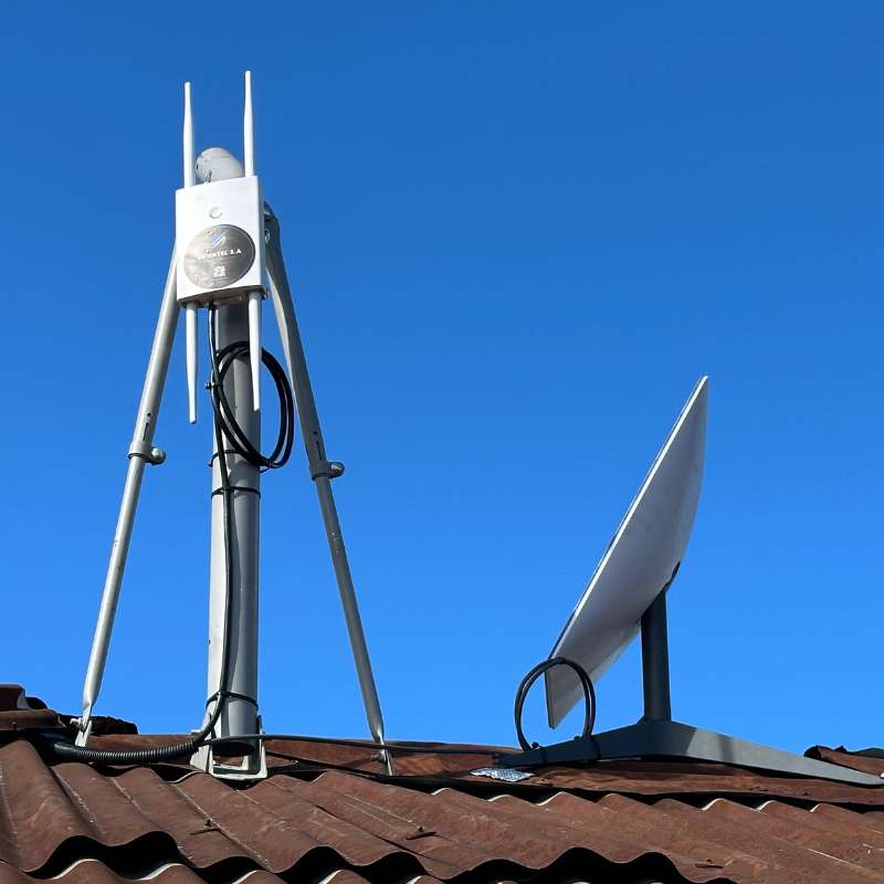 Antena satelital
